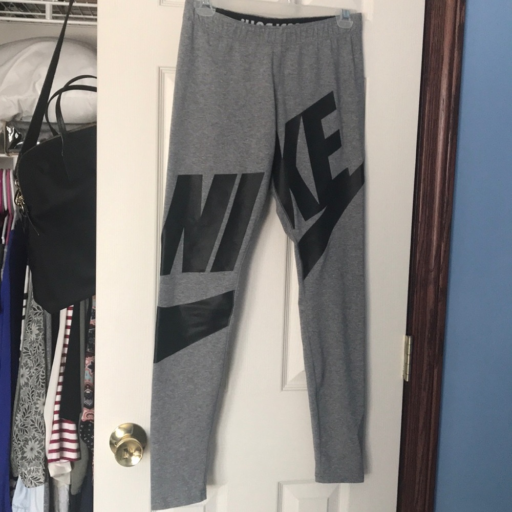 Gray Nike leggings size medium
